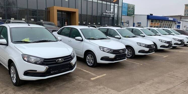 12 рязанцам, пострадавших на производстве, вручили автомобили 12 рязанцам, пострадавших на производстве, вручили автомобили