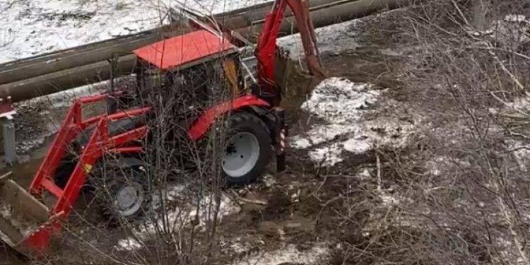 Рязанцы сообщили на постоянные прорывы труб на улице Белякова