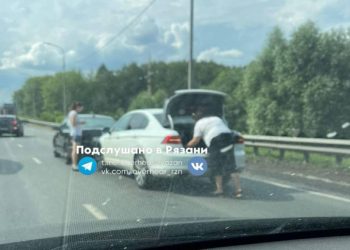 На Куйбышевском шоссе столкнулись две легковушки