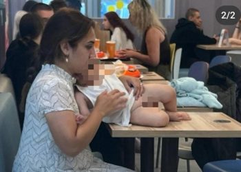 В рязанском общепите женщина посадила голого ребенка на обеденный стол В рязанском общепите женщина посадила голого ребенка на обеденный стол