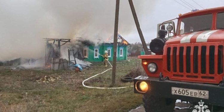 Причиной пожара в доме в Сараевском районе стало неосторожное обращение с огнем при курении Причиной пожара в доме в Сараевском районе стало неосторожное обращение с огнем при курении