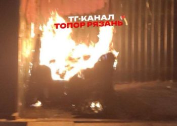 На улице Затинной из-за петарды произошел пожар