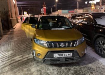 Рязанцы сообщили о заехавшем на тротуар водителе