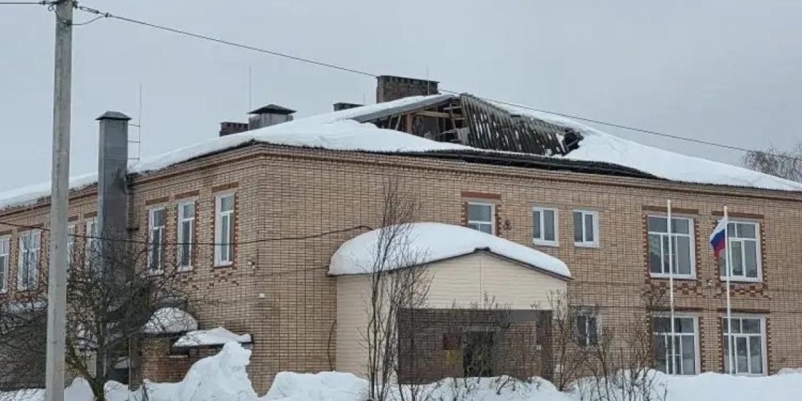 В Касимовском округе обрушилась крыша детского сада В Касимовском округе обрушилась крыша детского сада