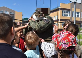 Кадомским школьникам показали кота Симбу, который стал боевым товарищем для рязанских военных в зоне СВО Кадомским школьникам показали кота Симбу, который стал боевым товарищем для рязанских военных в зоне СВО