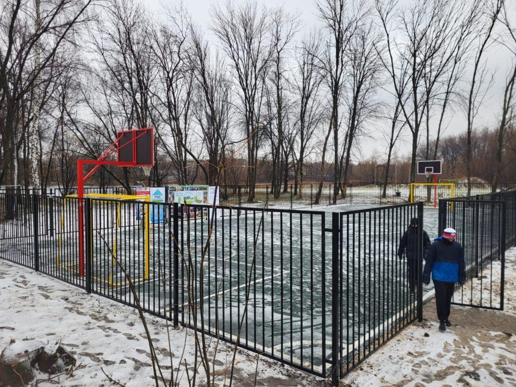 В рязанском поселке Мирный открыли спортивную площадку