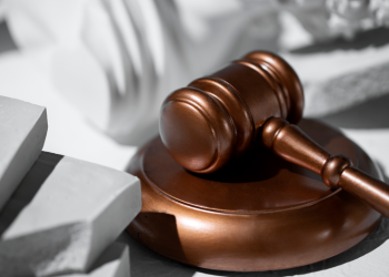 Киностудии подали иск к рязанскому ИП за незаконное использование изображения Карлсона Киностудии подали иск к рязанскому ИП за незаконное использование изображения Карлсона