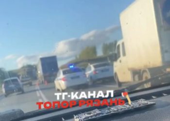 Под Рязанью на трассе М5 столкнулись три большегруза