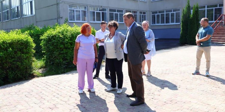 Мэр Рязани Артемов проконтролировал ход подготовки к новому учебному году в школе №67