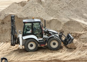 Депутат Красов осмотрел площадку для строительства нового детсада в рязанском Метропарке Депутат Красов осмотрел площадку для строительства нового детсада в рязанском Метропарке