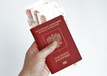 Россиянам рассказали, как получить в паспорте штамп о группе крови и резус-факторе