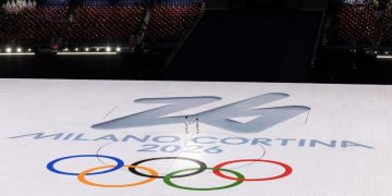 Сегодня открылась зимняя Олимпиада-2026. Флаг России появился на зрительских трибунах