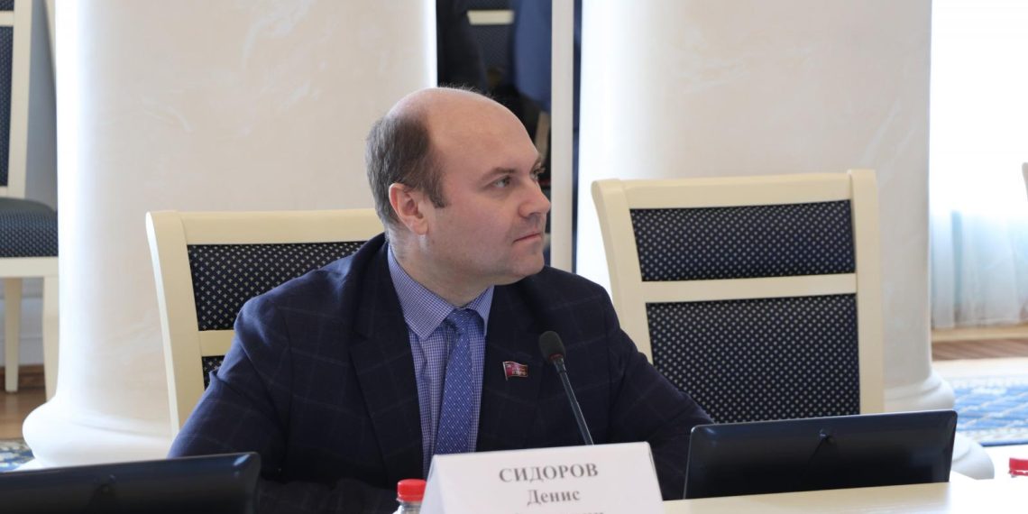 Учителя смогут не перерабатывать: Денис Сидоров о возможном нововведении в Трудовом кодексе РФ Учителя смогут не перерабатывать: Денис Сидоров о возможном нововведении в Трудовом кодексе РФ