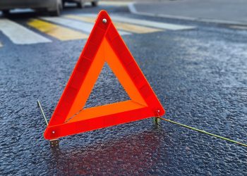 В Рыбновском районе грузовик наехал на свалившийся микроавтобус В Рыбновском районе грузовик наехал на свалившийся микроавтобус