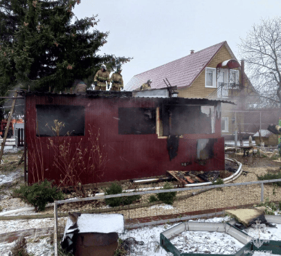 В рязанском Сасове горела хозпостройка В рязанском Сасове горела хозпостройка