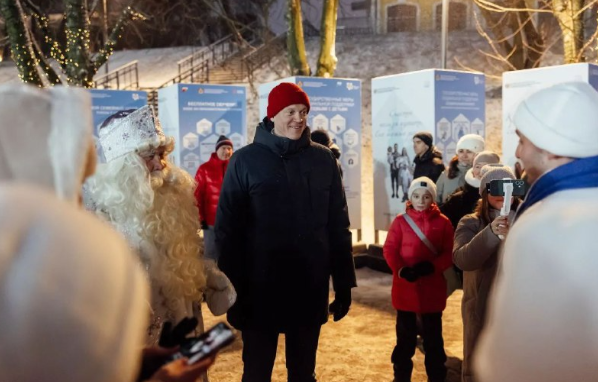 Рязанский губернатор Павел Малков снял с "Елки желаний" еще один новогодний шарик