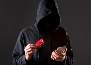 Мошенники могут позвонить рязанцам от имени учителей