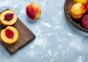 Врач Тен: персики положительно влияют на работу кишечника
