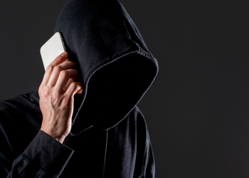 Мошенники начали звонить рязанцам на стационарные телефоны