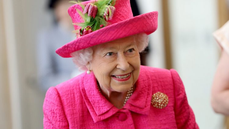 July 9, 2019 - Cambridge, United Kingdom - Image licensed to i-Images Picture Agency. 09/07/2019. Cambridge, United Kingdom. Queen Elizabeth II during a visit to the National Institute of Agricultural Botany in Cambridge, United Kingdom. (Credit Image: © Pool/i-Images via ZUMA Press)