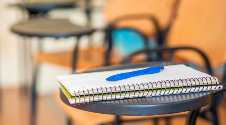 Кравцов отреагировал на информацию об идее перехода в России на 12-летнее обучение