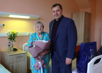 Артемов поздравил рязанку, участнику ВОВ Анастасию Степову с 97-летием Артемов поздравил рязанку, участнику ВОВ Анастасию Степову с 97-летием