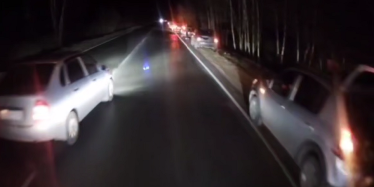 15 рязанских водителей пробили колеса из-за ямы, расположенной между Тумой и Касимовым