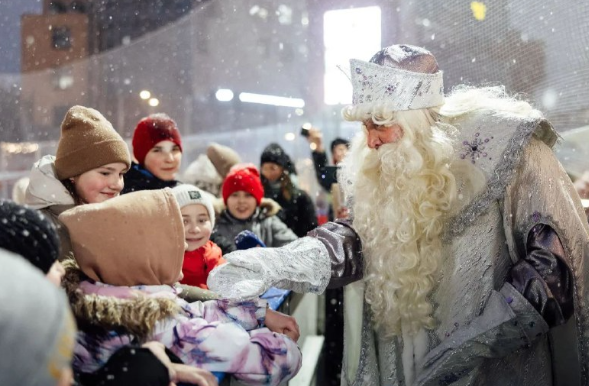 Рязанский губернатор Павел Малков снял с "Елки желаний" еще один новогодний шарик