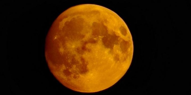 Вечером 17 сентября рязанцы запечатлели суперлуние