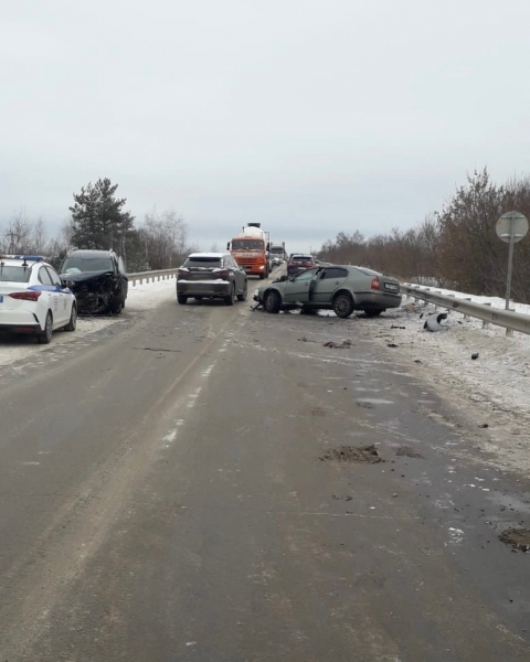 В Сети появились снимки с места серьезного ДТП в Рязанском районе