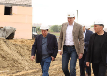 Малков и Макаров проверили ход развития рязанского микрорайона Мервино