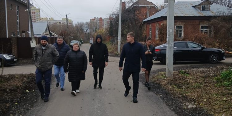 По улице 1-ый Новопавловский проезд в Рязани завершили асфальтирование дороги