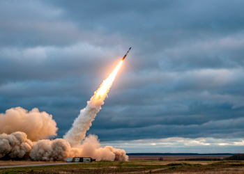 Удар возмездия: ВС РФ применили "Орешник" Удар возмездия: ВС РФ применили «Орешник»