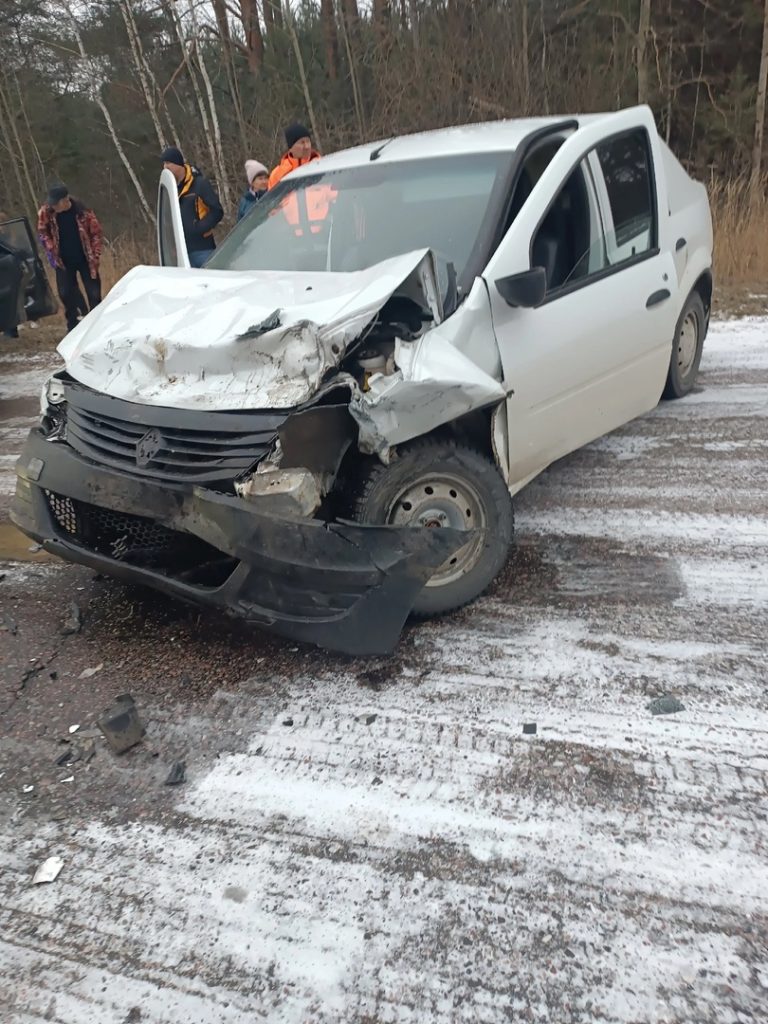 В Шиловском районе произошло серьезное ДТП, люди оказались зажаты в салоне машины