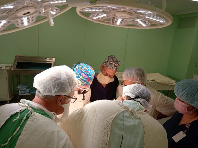 Рязанские хирурги спасли 72-летнего пациента, выполнив одномоментную операцию