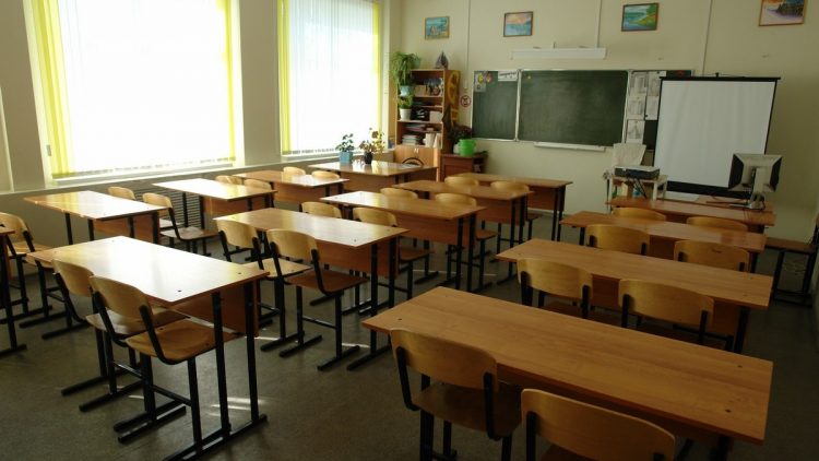 11 января в Ермишинском районе в 4 школах вновь отменили занятия из-за морозов