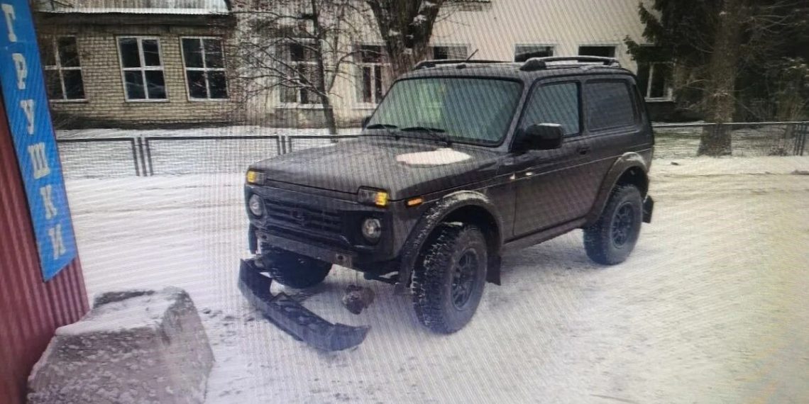 В рязанских Сараях водитель на Niva врезался в бетонный блок В рязанских Сараях водитель на Niva врезался в бетонный блок