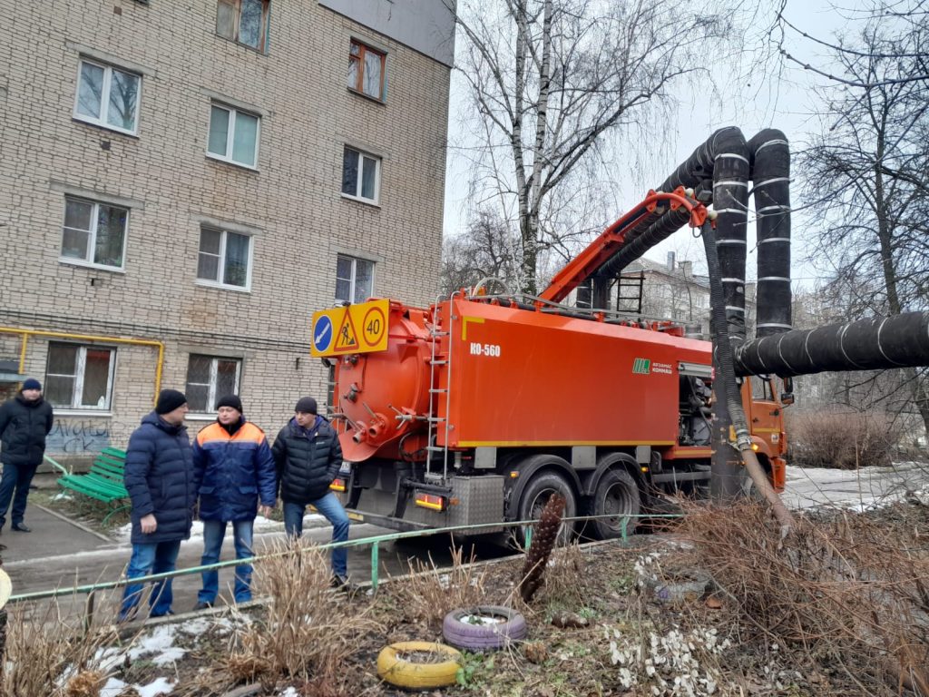 Мэр Рязани Виталий Артемов проверил работу МП "Водоканал"