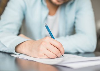 Руководитель рязанского Дворца молодежи Плетнев написал заявление на увольнение