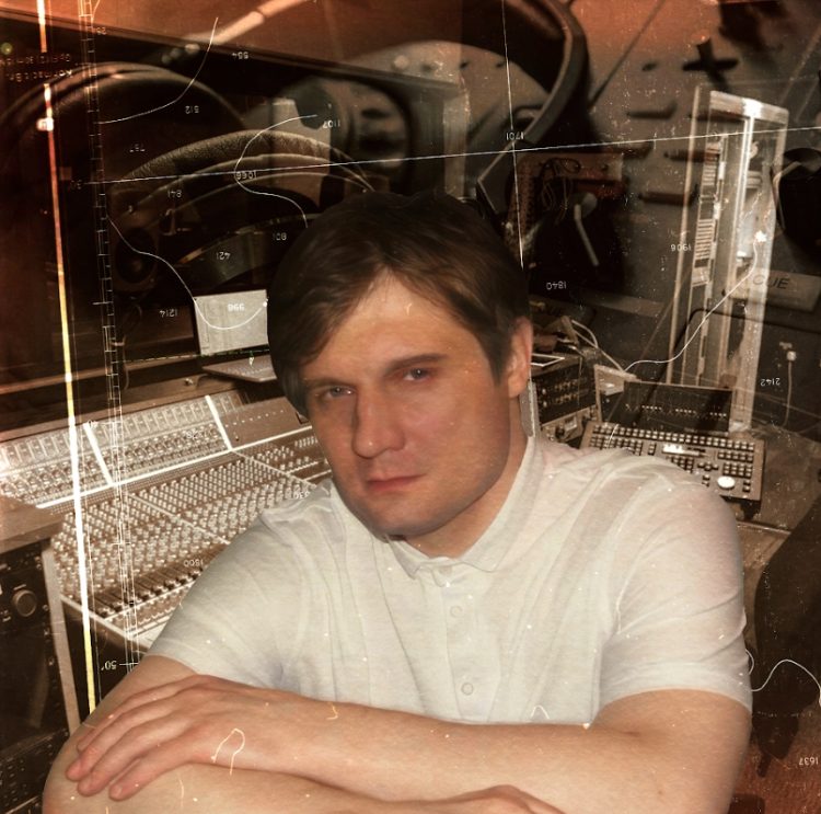 Музыкант Алексей Фомин рассказал о том, что молодёжь скептически относится к известным персонам