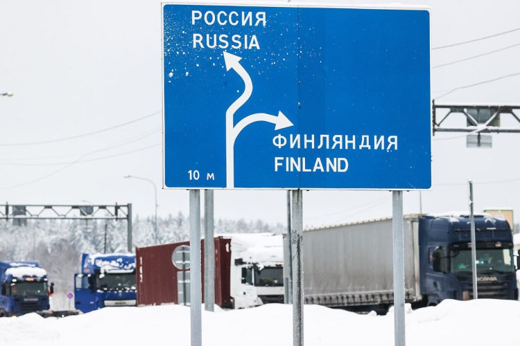 Финляндия закрыла границу с Россией на неопределенный срок