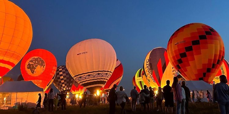В Спасском районе на фестивале «Небо России» прошло вечернее свечение аэростатов