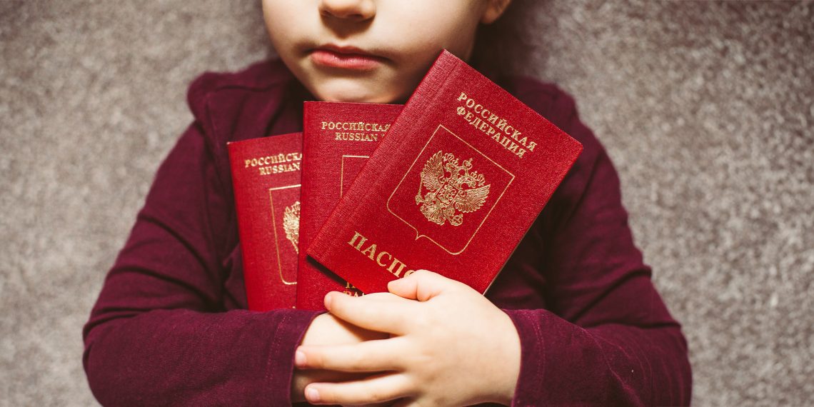 В ближние страны российские дети будут ездить по загранпаспортам