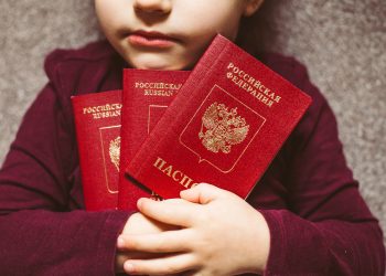 В ближние страны российские дети будут ездить по загранпаспортам