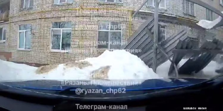 В Рязанской области опять обрушилась часть дома