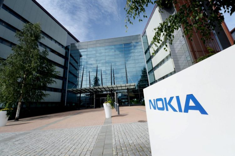 В Nokia предрекли конец эры смартфонов к 2030 году