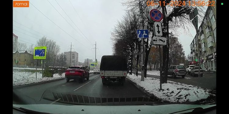 На пересечении улиц Высоковольтной и Весенней изменили схему движения На пересечении улиц Высоковольтной и Весенней изменили схему движения