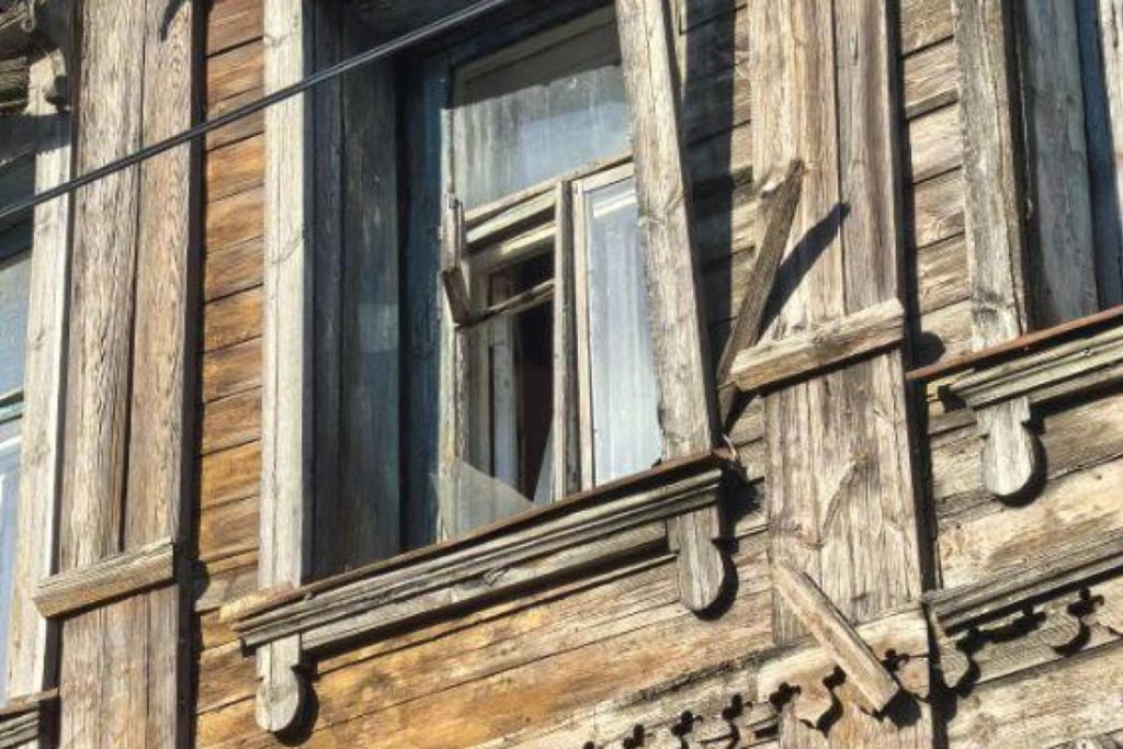 Рязанцы сообщили об историческом здании в центре города, которое разваливается