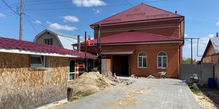 В рязанском Канищеве обнаружили пошивочный цех с нелегальными мигрантами В рязанском Канищеве обнаружили пошивочный цех с нелегальными мигрантами