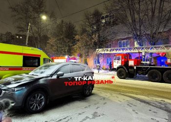 В Рязани горел расселенный дом, есть пострадавший